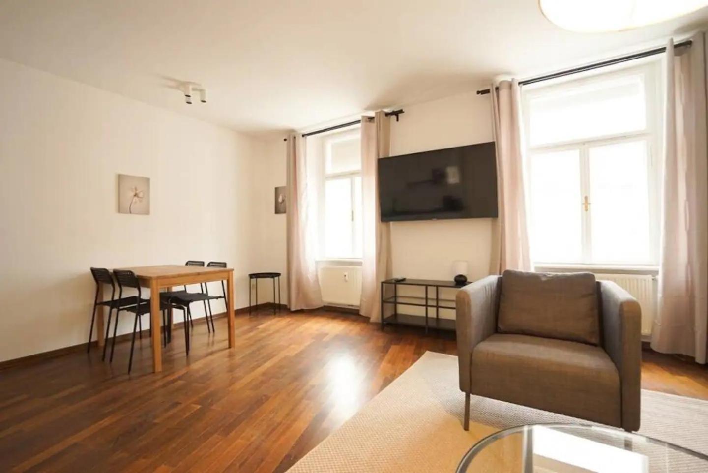 뫼들링 Authentic Austrian Flat In The South Of Vienna 아파트 외부 사진