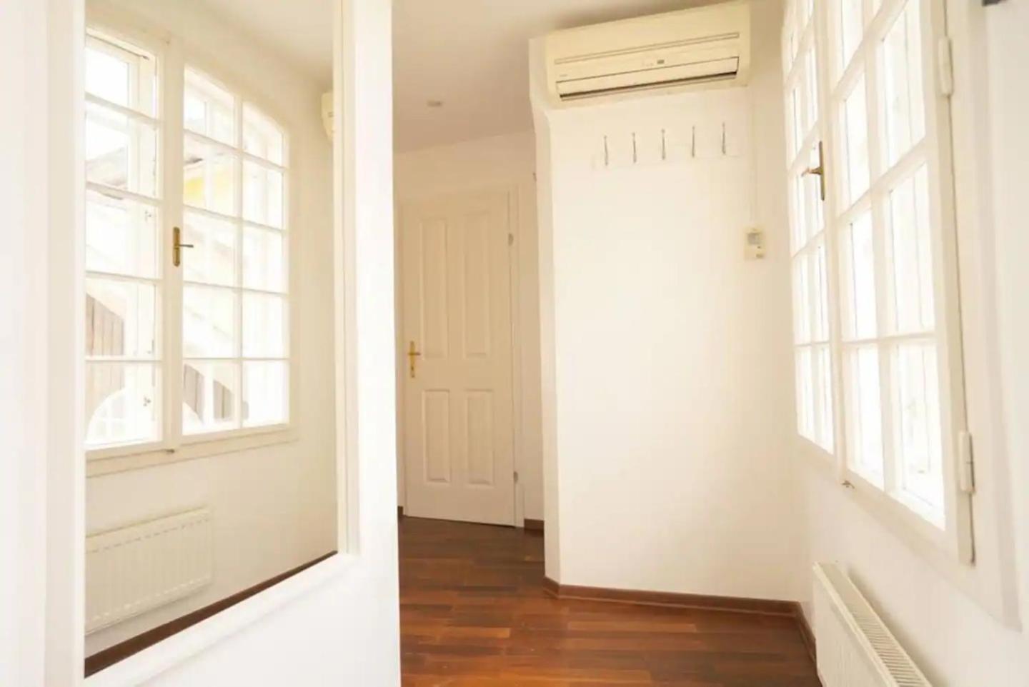 뫼들링 Authentic Austrian Flat In The South Of Vienna 아파트 외부 사진
