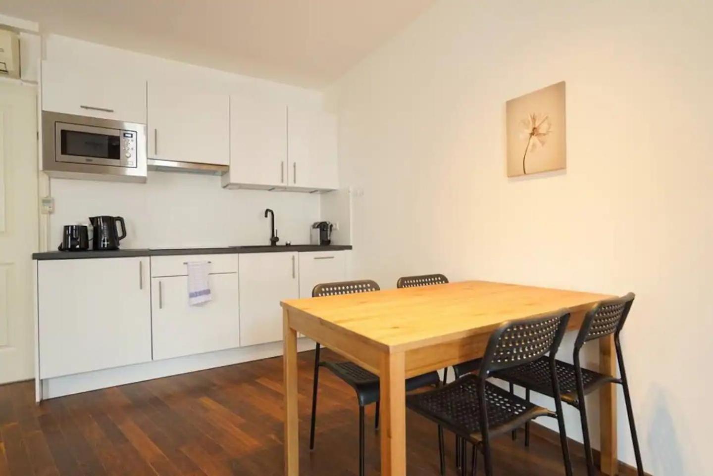 뫼들링 Authentic Austrian Flat In The South Of Vienna 아파트 외부 사진
