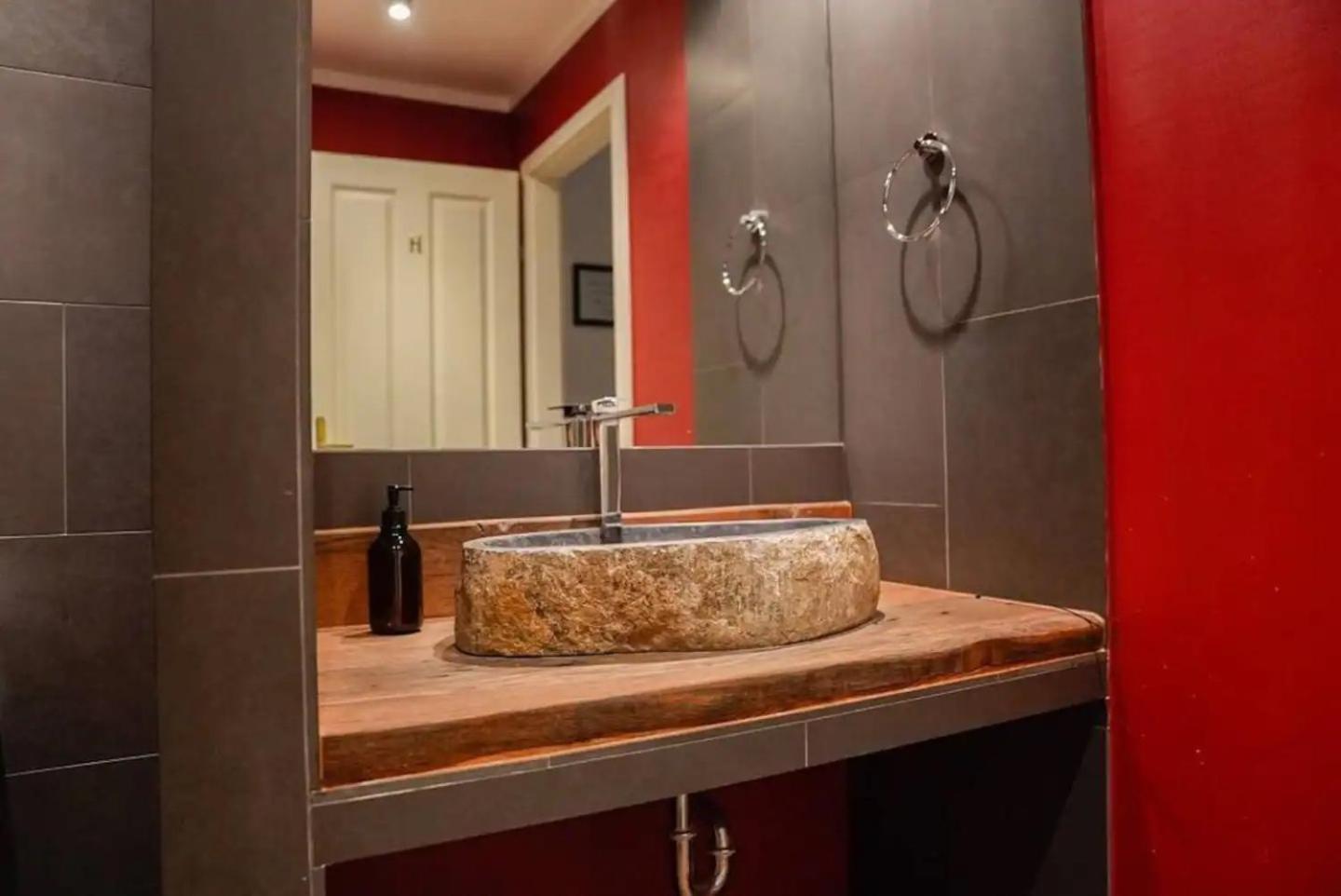 뫼들링 Authentic Austrian Flat In The South Of Vienna 아파트 외부 사진
