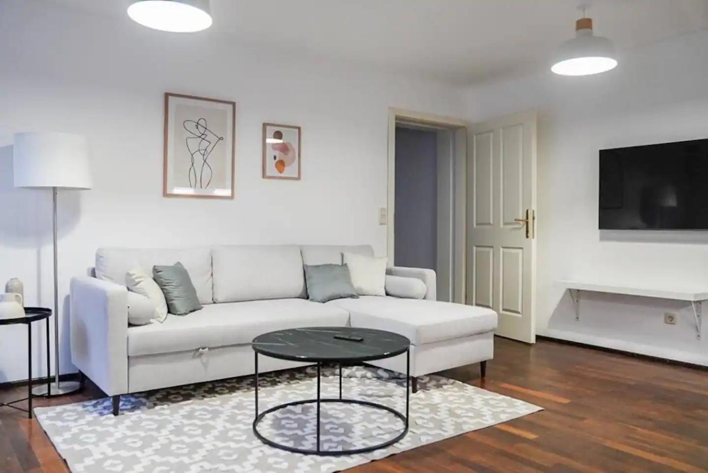 뫼들링 Authentic Austrian Flat In The South Of Vienna 아파트 외부 사진