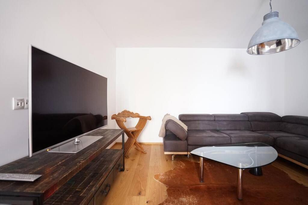 뫼들링 Authentic Austrian Flat In The South Of Vienna 아파트 외부 사진