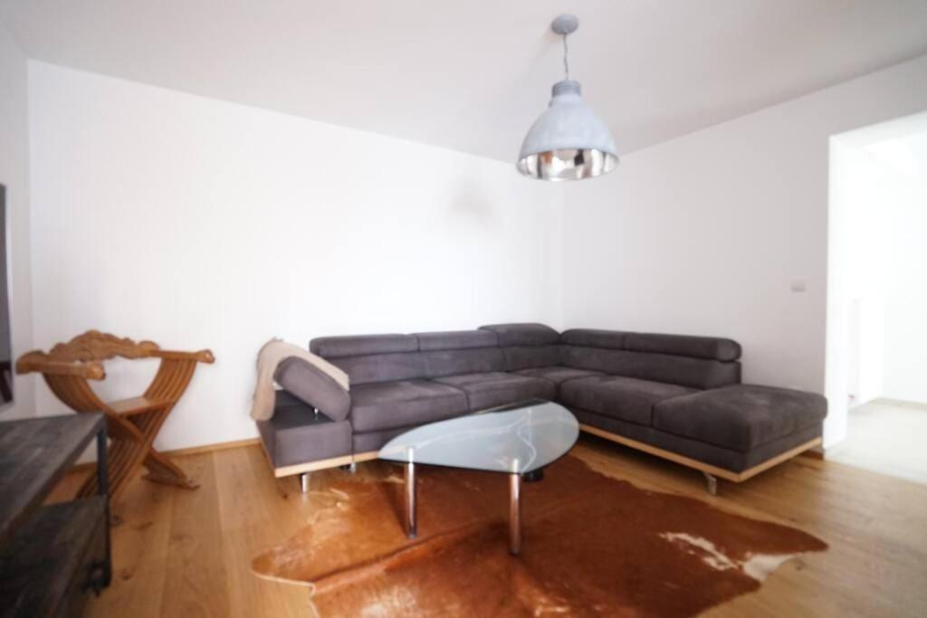 뫼들링 Authentic Austrian Flat In The South Of Vienna 아파트 외부 사진